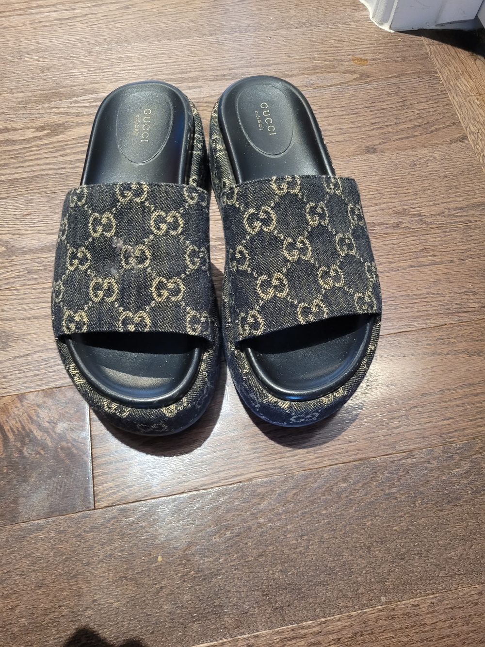 Gucci Kids Black & Gold GG Slide Sandals